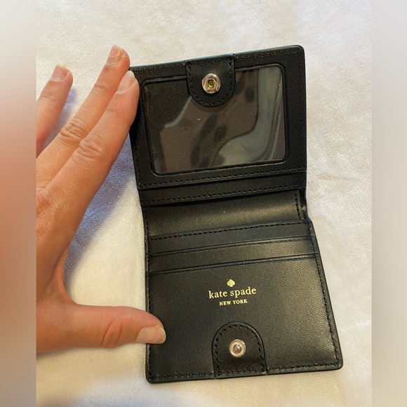 Kate spade ♠️ mini wallet - Picture 2 of 4